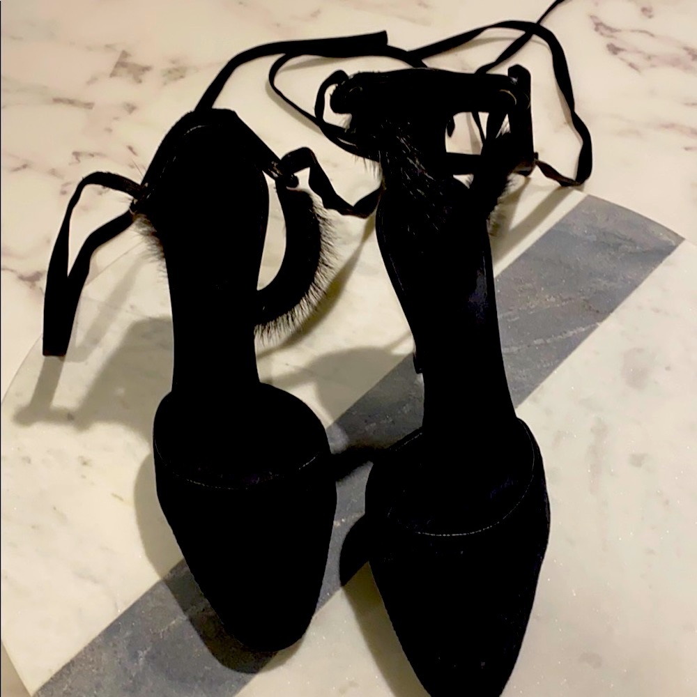 Gorgeous Gucci snakeskin heels with mink